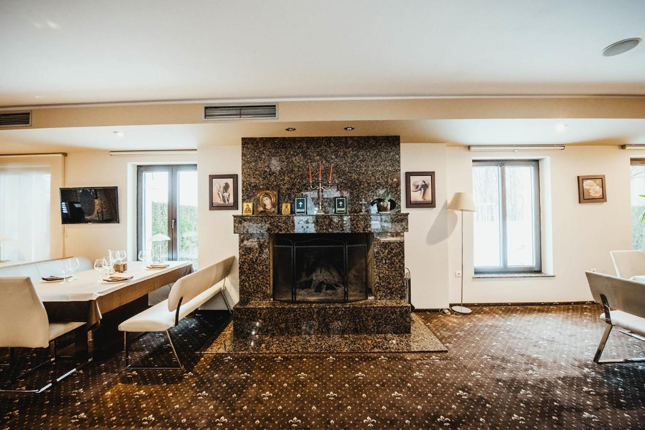 Hotel Villa Ekaterina Vakarel Extérieur photo